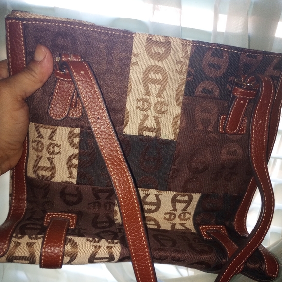 Handbag - Picture 1 of 3